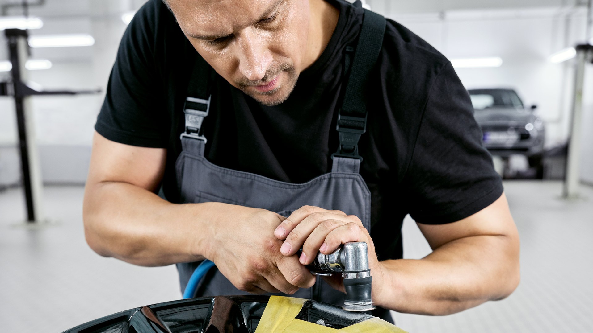 MINI Original-Reparaturservices - Felgenreparatur in der MINI Karosseriewerkstatt und Lackiererei